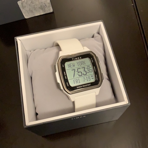 COPY - Brand new timex urban command - Picture 2 of 3